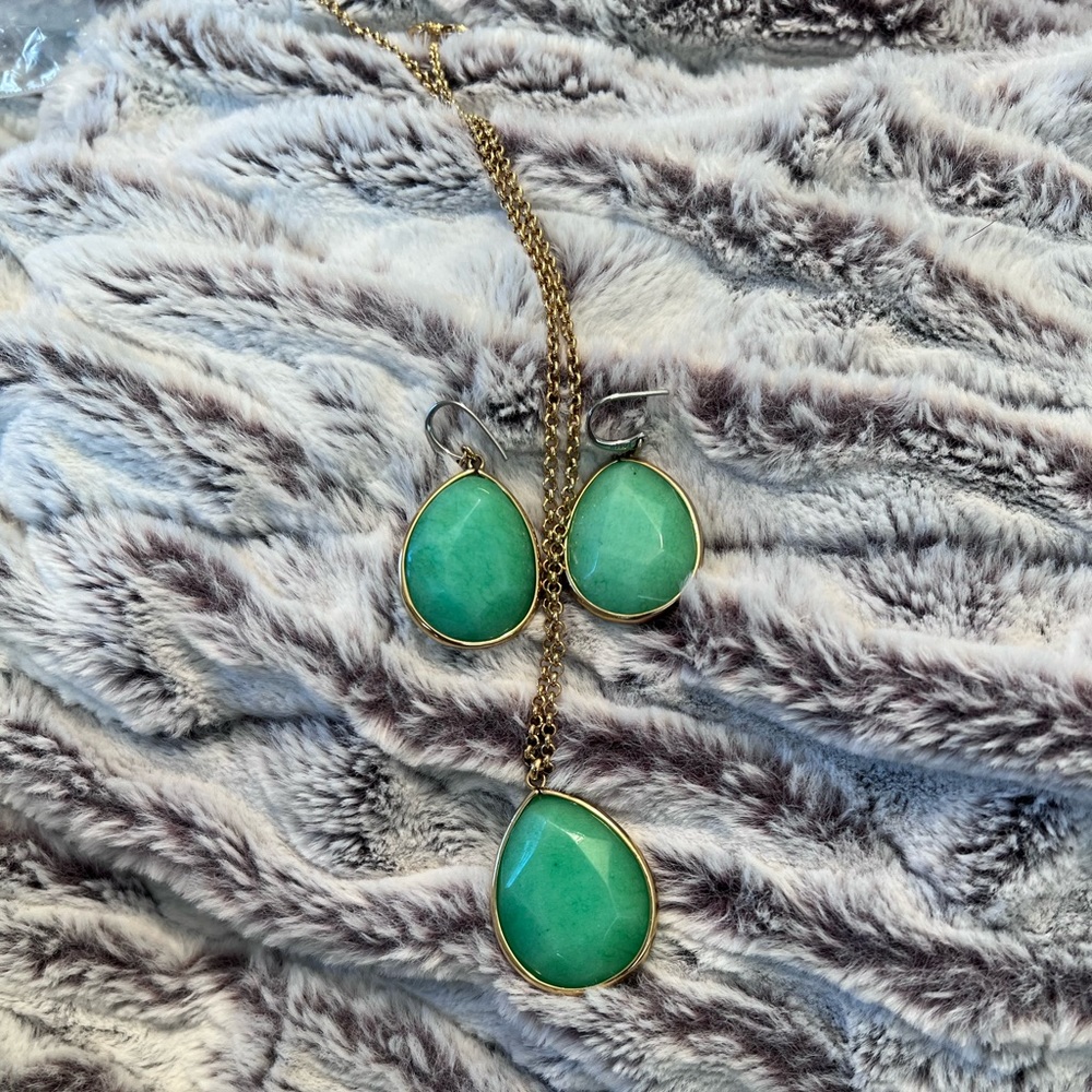 Fossil teardrop green stone necklace with matching earrings